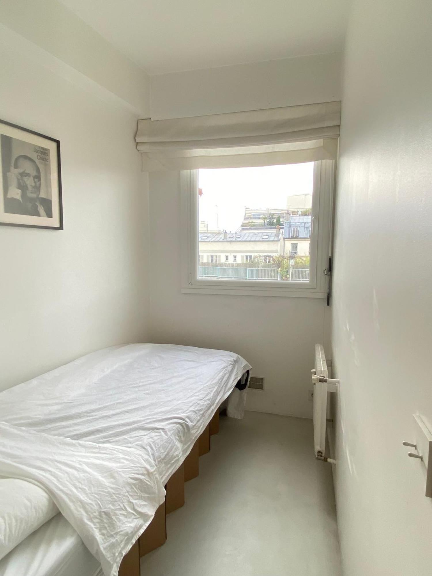 Moderne, Vue Sur Les Toits Et Plein Sud Parigi